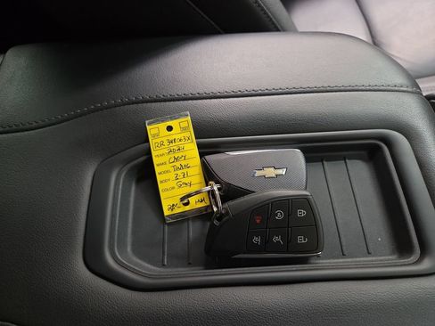 Used 2024 Chevrolet Tahoe Z71 w/ Luxury Package AWD/4WD image 15