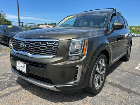 Used 2020 Kia Telluride S w/ S 8 Passenger Seating Package AWD/4WD image 1