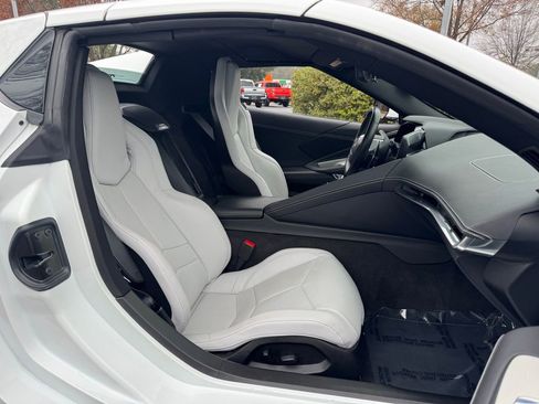 Used 2023 Chevrolet Corvette Stingray w/ Z51 Performance Package image 22