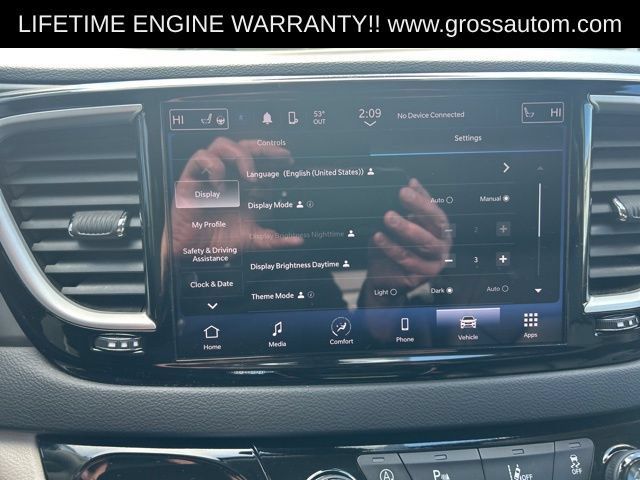 Used 2024 Chrysler Pacifica Touring-L FWD image 28
