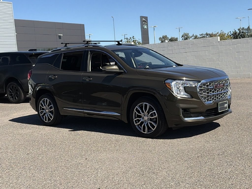 Used 2023 GMC Terrain Denali AWD/4WD image 4