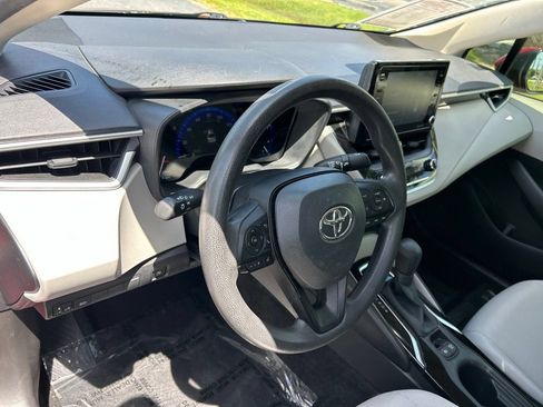 Used 2022 Toyota Corolla LE FWD image 21