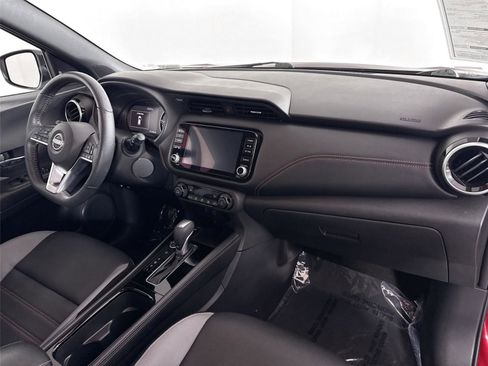 Used 2023 Nissan Kicks SR w/ SR Premium Package image 40