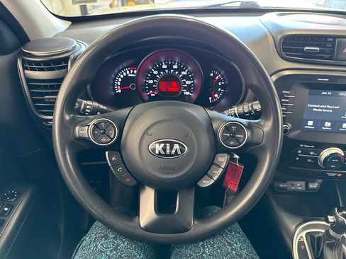 Used 2018 Kia Soul + FWD image 17