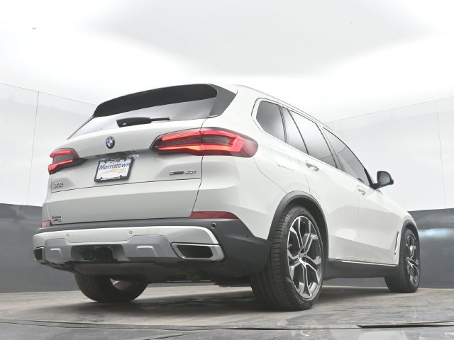 Used 2022 BMW X5 sDrive40i w/ Premium Package RWD image 49