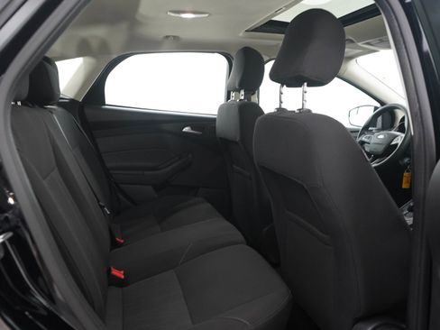 Used 2017 Ford Focus SEL w/ Interior Protection Package FWD image 12