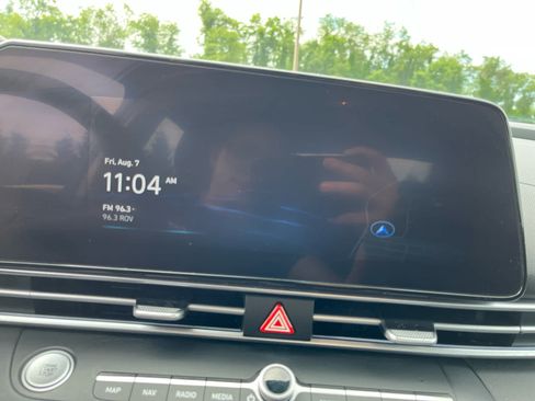 Used 2025 Hyundai Elantra SEL FWD image 16