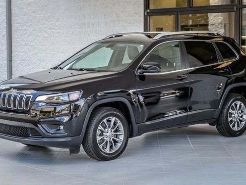 Used 2019 Jeep Cherokee Latitude Plus FWD image 6