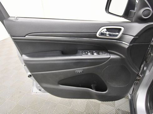 Used 2020 Jeep Grand Cherokee Limited w/ Luxury Group II image 13