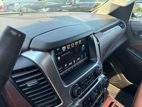 Used 2018 Chevrolet Suburban Premier AWD/4WD image 18