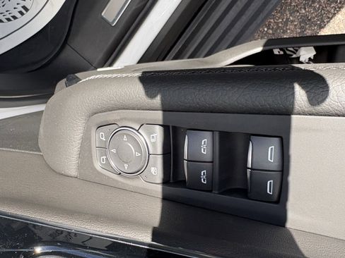 New 2026 GMC Yukon Denali w/ Denali Reserve Package AWD/4WD image 17