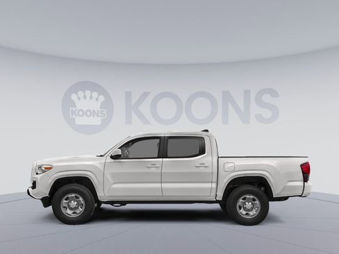 Used 2019 Toyota Tacoma SR image 4