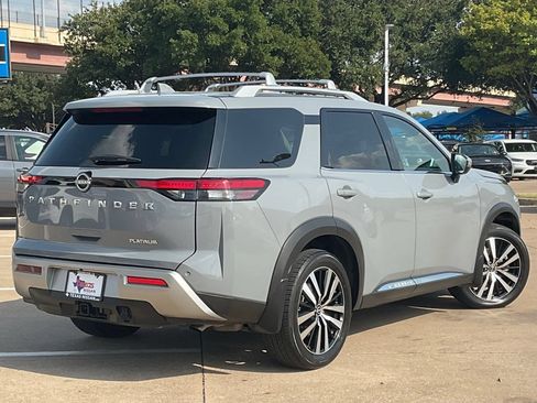 Used 2024 Nissan Pathfinder Platinum FWD image 4