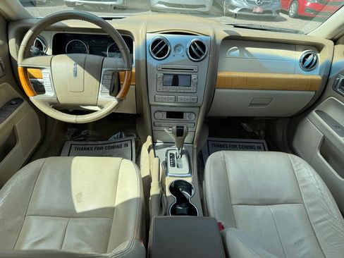 Used 2009 Lincoln MKZ image 13