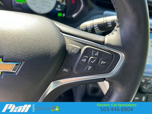 Used 2017 Chevrolet Bolt Premier w/ Driver Confidence II Package FWD image 18