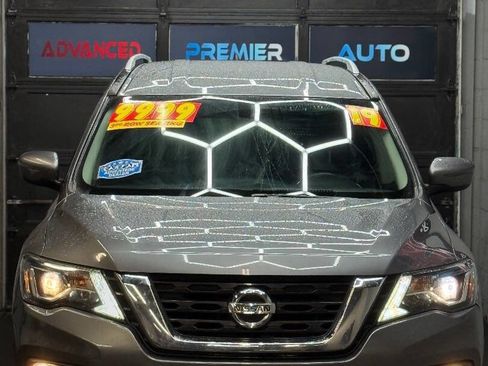 Used 2019 Nissan Pathfinder SV image 6