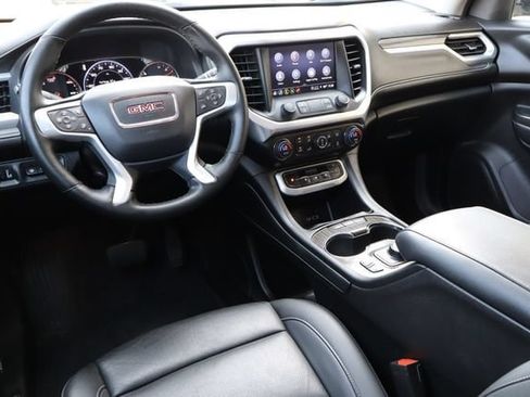 Used 2023 GMC Acadia SLT w/ Technology Package AWD/4WD image 5