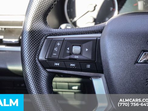 Used 2025 Mitsubishi Outlander SE image 31