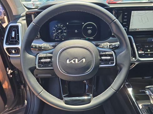 Certified 2023 Kia Sorento SX AWD/4WD image 30
