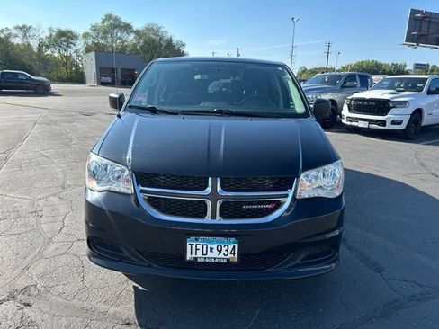 Used 2016 Dodge Grand Caravan SE w/ Quick Order Package 29E SE FWD image 2