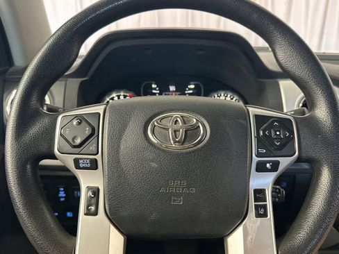 Used 2020 Toyota Tundra SR5 w/ SR5 Convenience Package AWD/4WD image 23