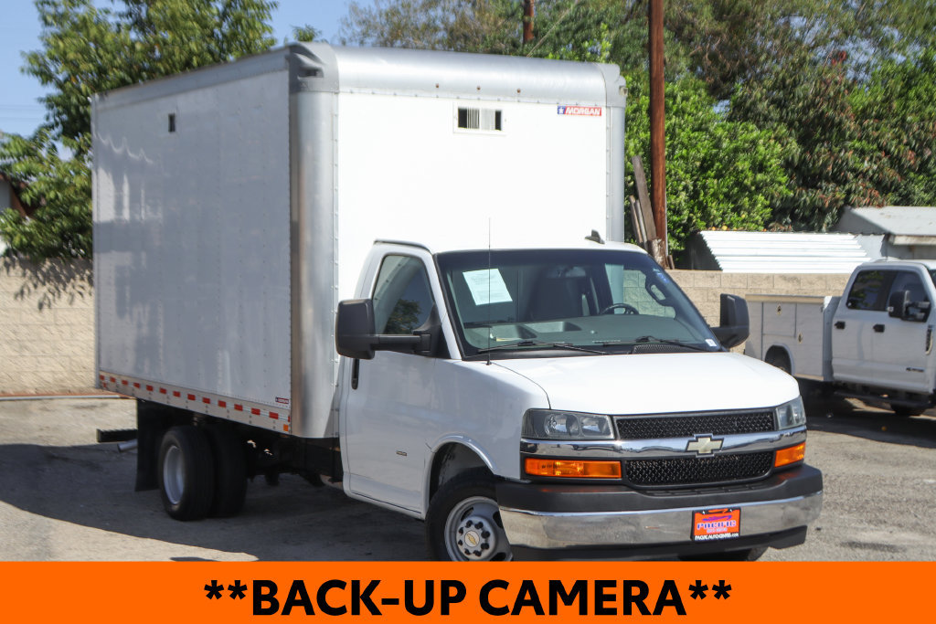 Used 2020 Chevrolet Express 3500 w/ Chrome Appearance Package RWD image 2