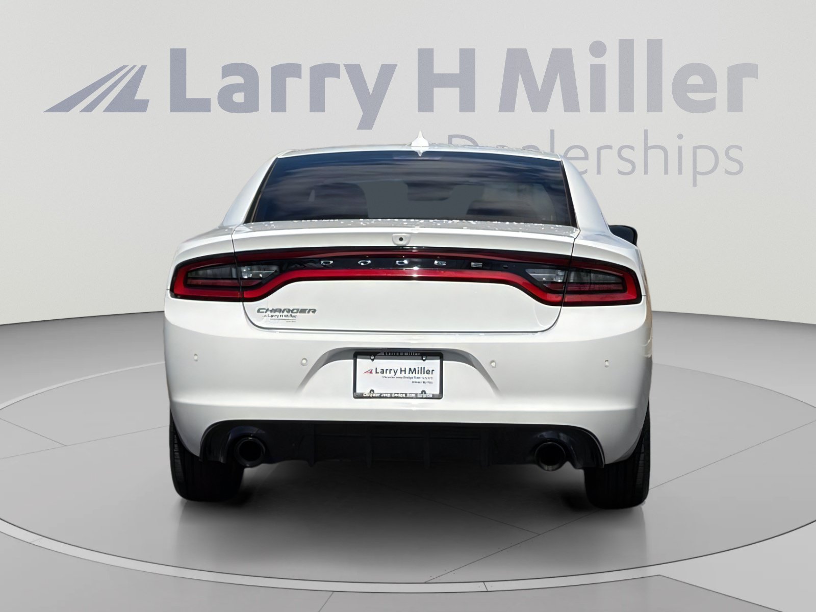 Used 2023 Dodge Charger SXT RWD image 4