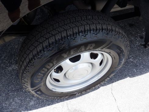 Used 2024 Ford F150 XL RWD image 9