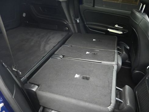 Used 2021 Mercedes-Benz GLB 250 w/ Premium Package image 29