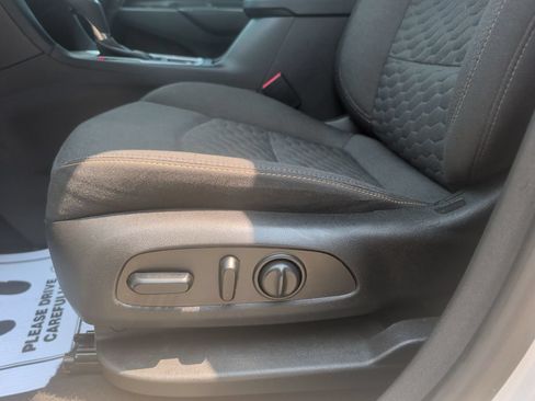 Used 2021 Chevrolet Equinox LT FWD image 9