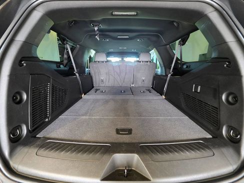Used 2022 Chevrolet Suburban LT AWD/4WD image 11