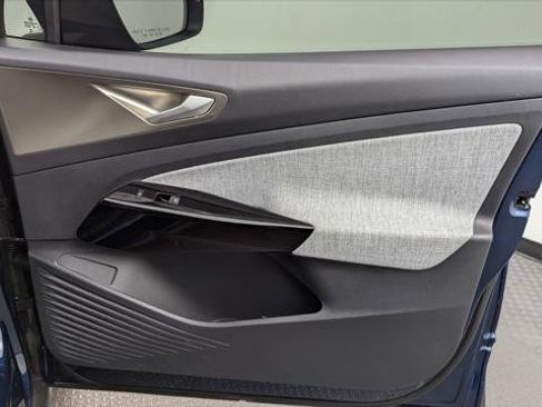 Used 2023 Volkswagen ID.4 Pro image 22