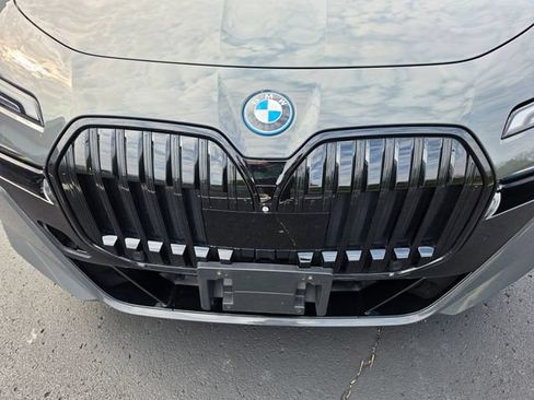 Used 2023 BMW i7 xDrive60 AWD/4WD image 19