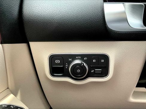 Certified 2023 Mercedes-Benz GLB 250 w/ Premium Package image 35