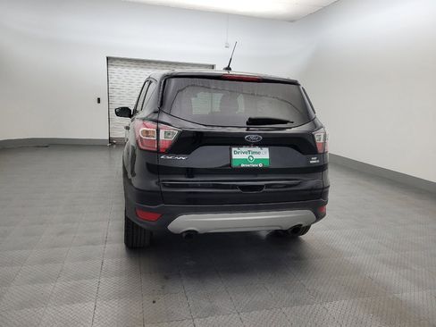 Used 2017 Ford Escape SE w/ SE Cold Weather Package AWD/4WD image 6