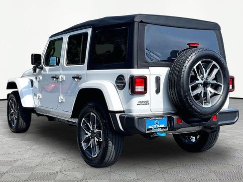 Used 2024 Jeep Wrangler Unlimited AWD/4WD image 5