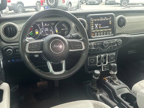 Used 2021 Jeep Wrangler Unlimited Sahara AWD/4WD image 22