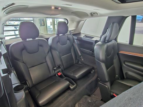 Certified 2022 Volvo XC90 T8 Inscription Expression w/ Advanced Package image 16