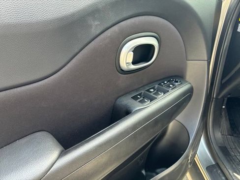 Used 2016 Kia Soul FWD image 5