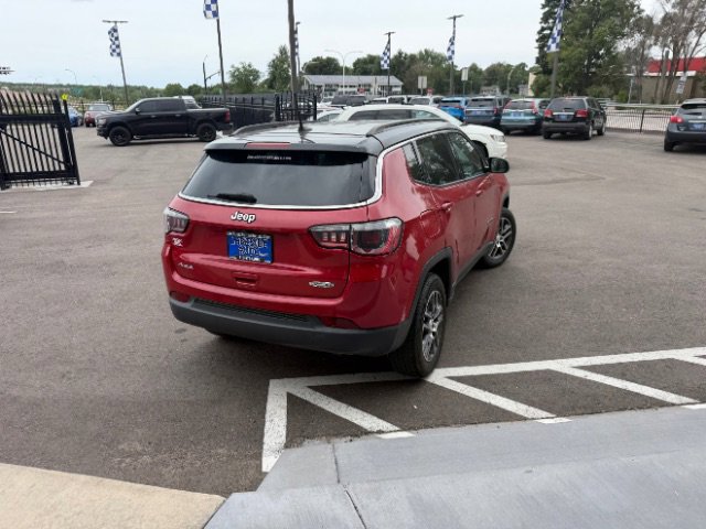 Used 2018 Jeep Compass Latitude w/ Popular Equipment Group AWD/4WD image 11