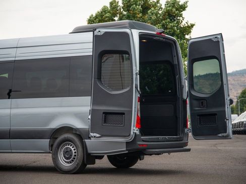 New 2025 Mercedes-Benz Sprinter 2500 image 10