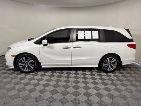 Used 2021 Honda Odyssey Touring image 2