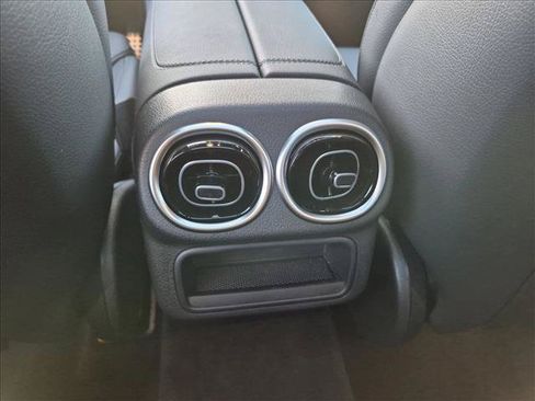 Used 2026 Mercedes-Benz GLC 300 4MATIC image 18