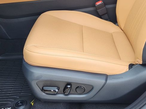 Certified 2025 Lexus NX 250 FWD w/ Accessory Package (2T) image 24