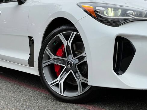 Used 2021 Kia Stinger GT2 image 2