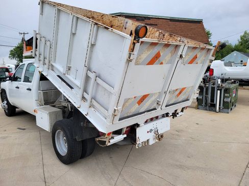 Used 2011 Chevrolet Silverado 3500 W/T RWD image 9