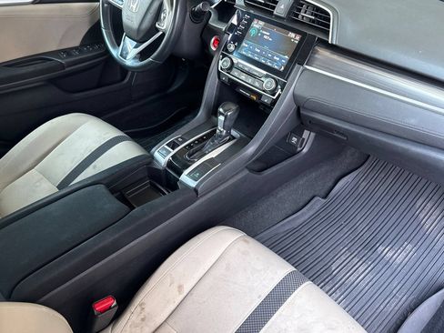 Used 2019 Honda Civic EX image 17