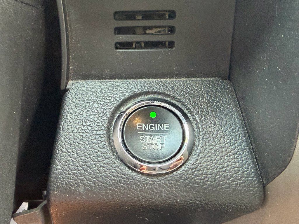 Used 2015 Ford F150 Lariat AWD/4WD image 28