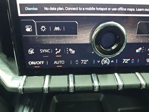 Used 2025 GMC Acadia Elevation image 12