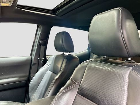 Used 2019 Toyota Tacoma TRD Off-Road image 21